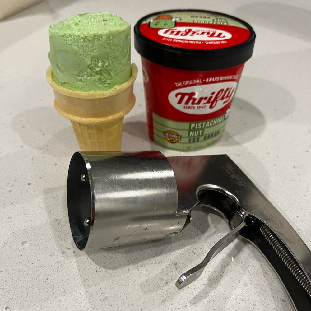 Thrifty’s cylindrical ice cream scoop
